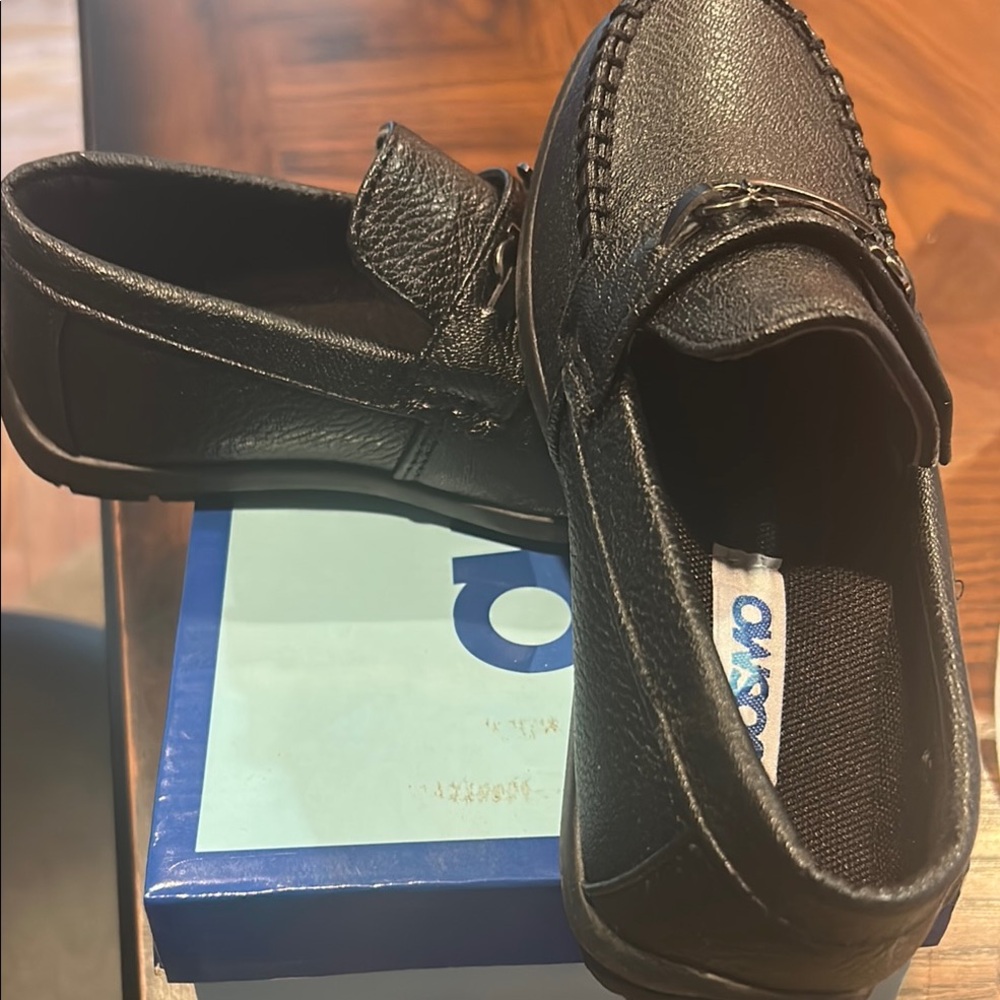 Josmo Black Leather Slip-On Loafers